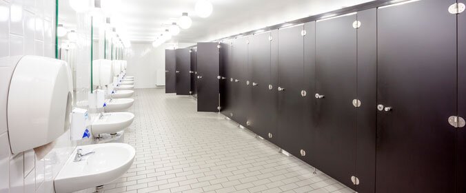 Como resolver problemas de higiene em banheiros públicos?