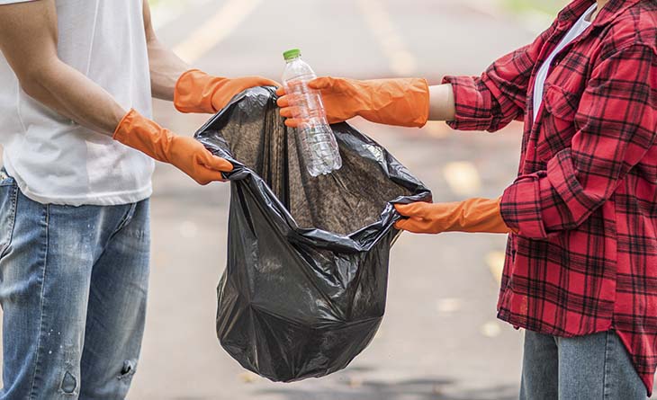 Descarte correto de plásticos